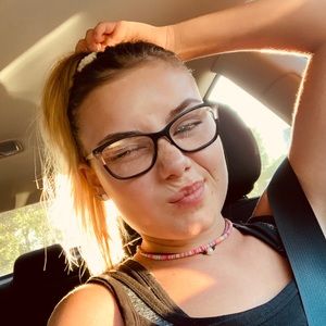 Meet your Posher, Zoe